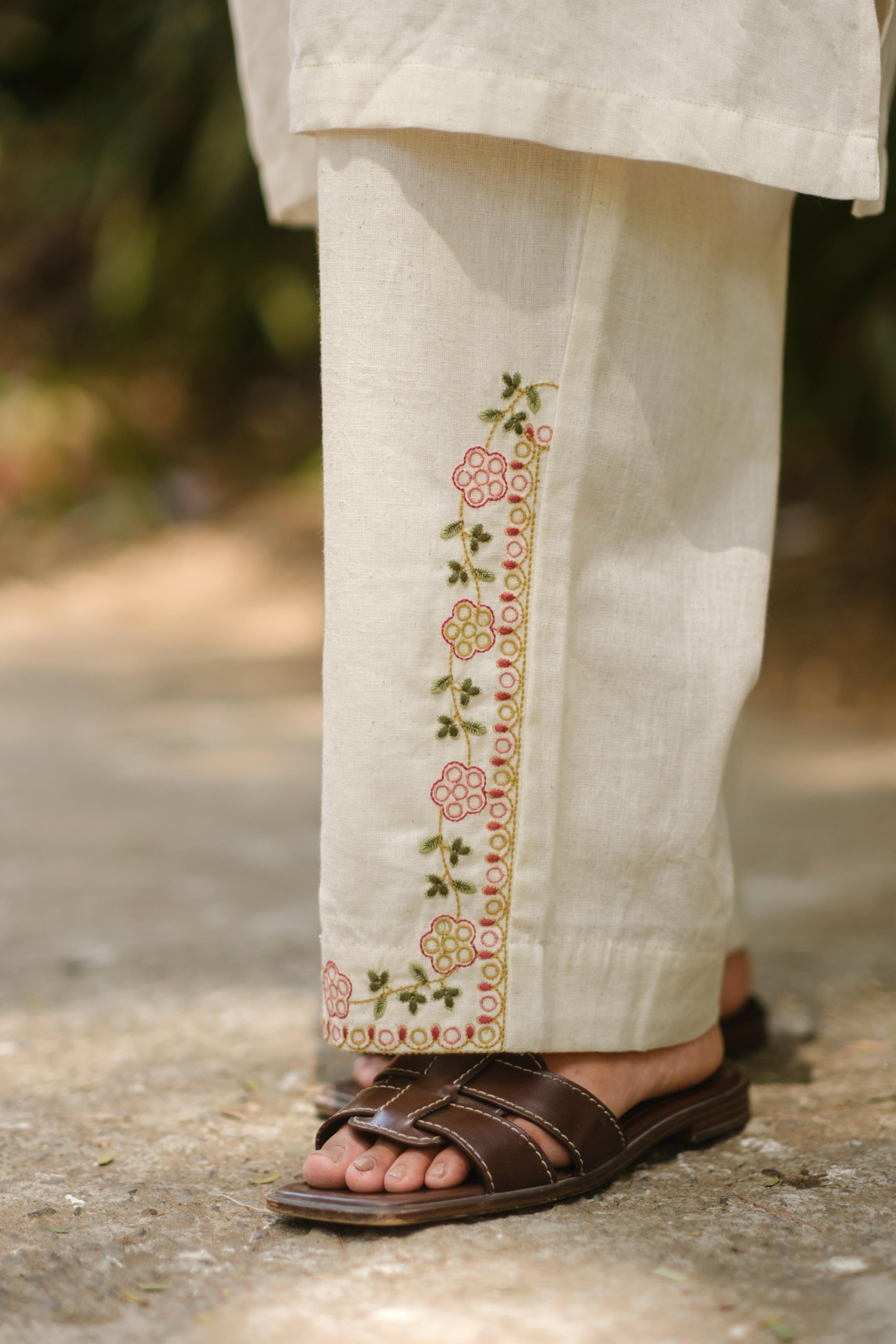 Ivory Embroidered Kurta Set | HER-722 x Prachi