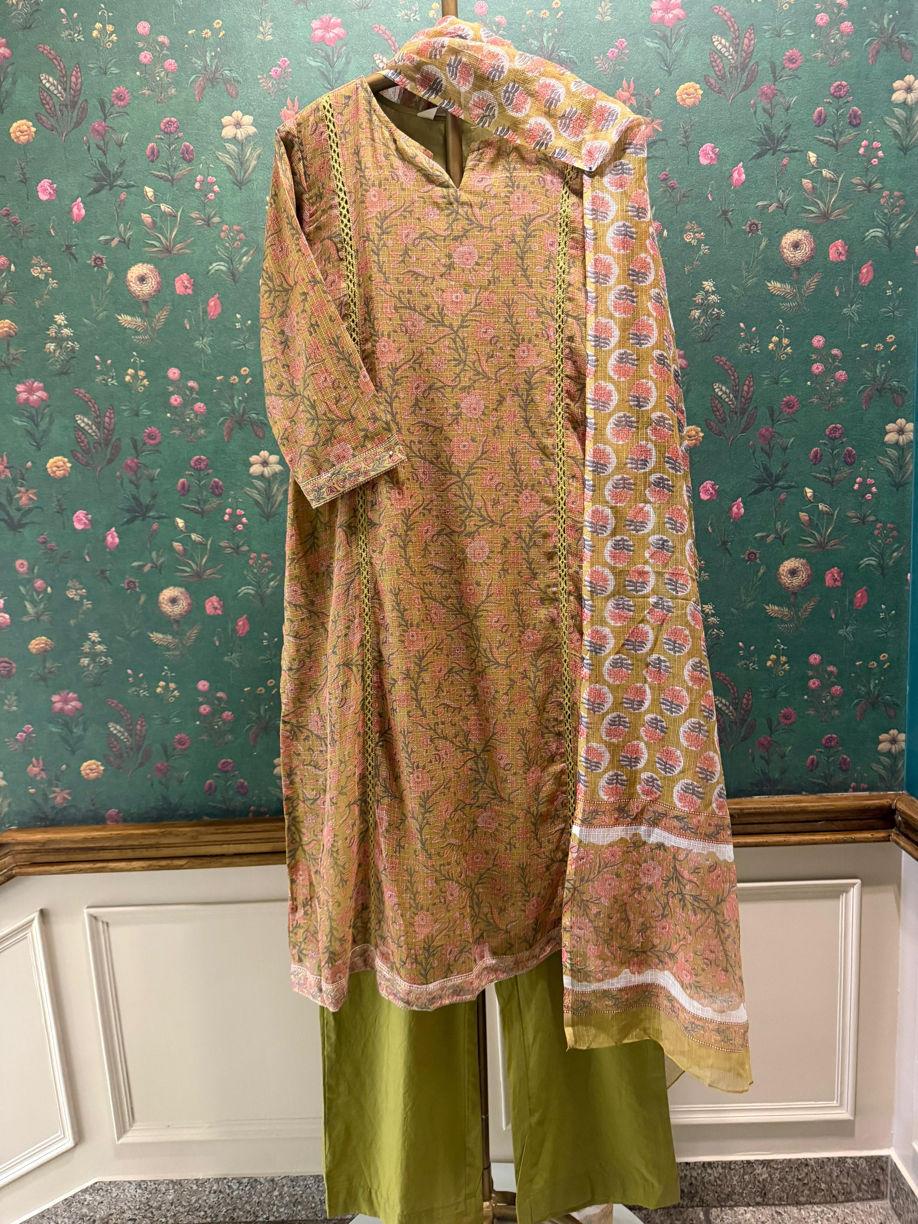 Mehndi Green Floral Printed Kota Doria Suit Set, with Kota Doria Dupatta | HER-754