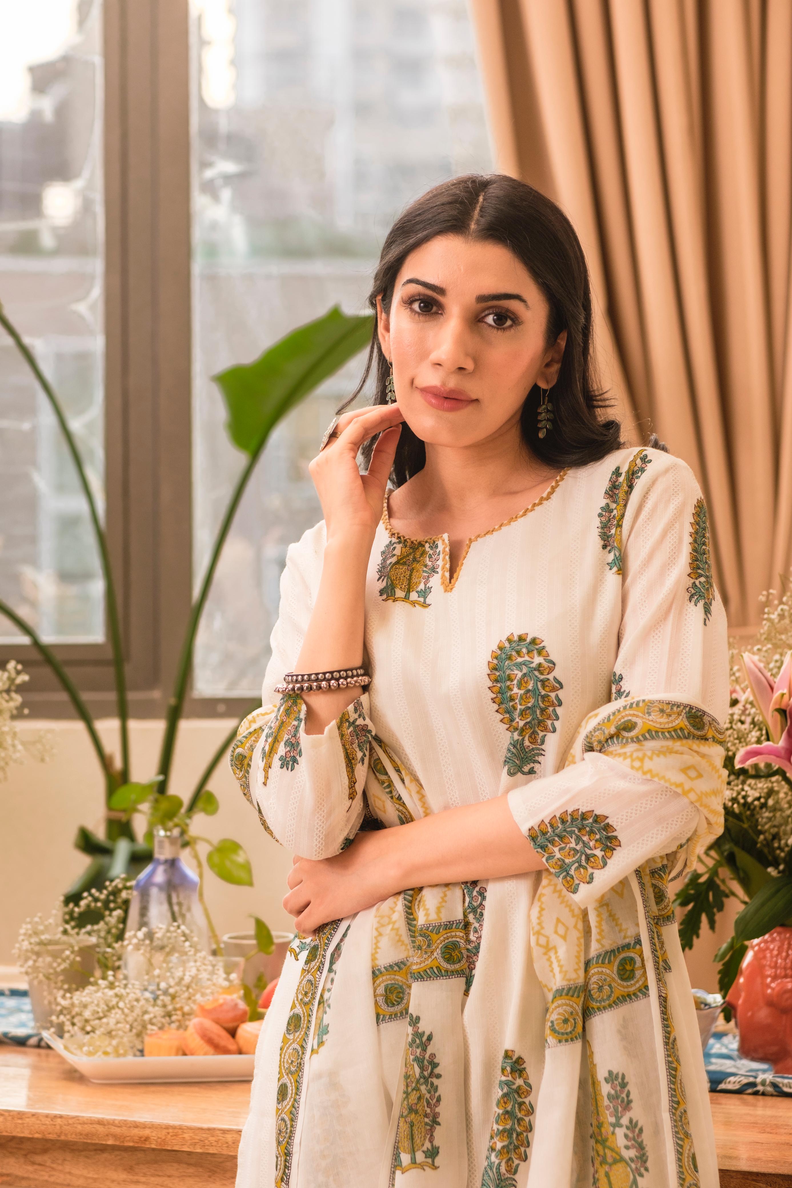 White Paisley Handblock Cotton Suit Set | HER-536