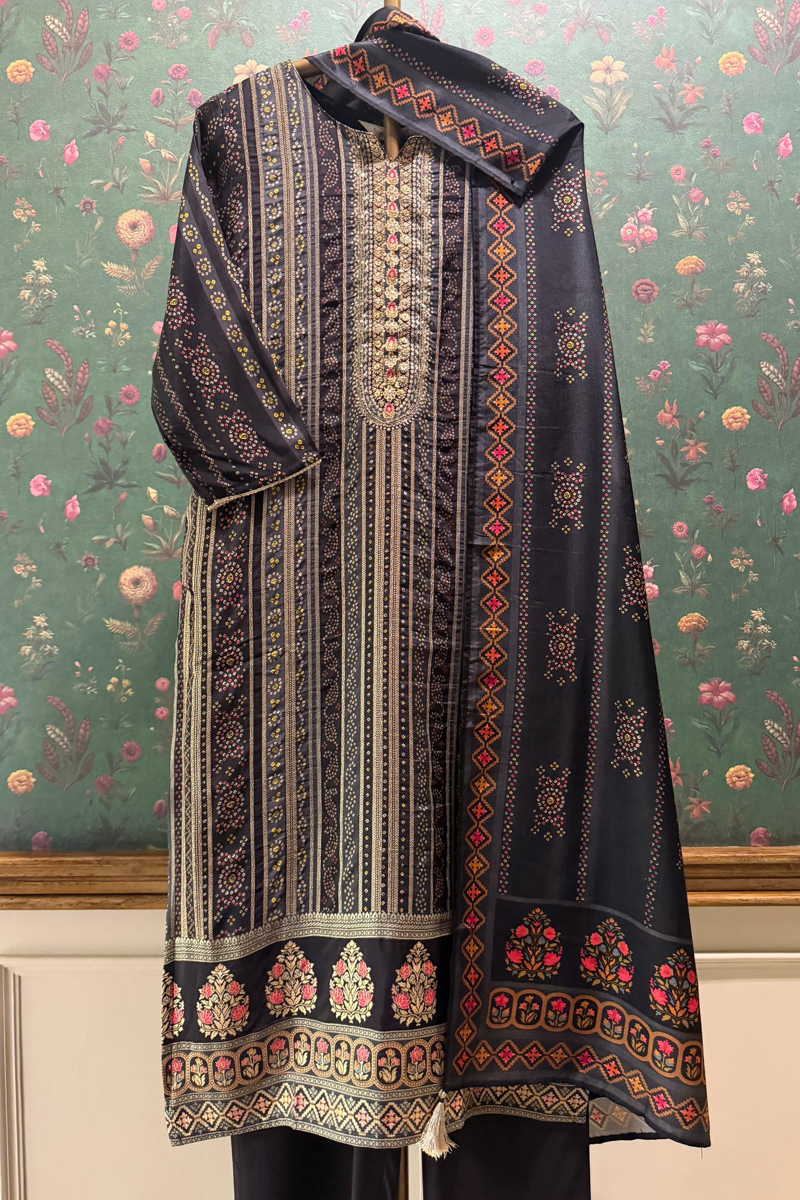 Ruhani Silk Zari Suit Set | HER-662