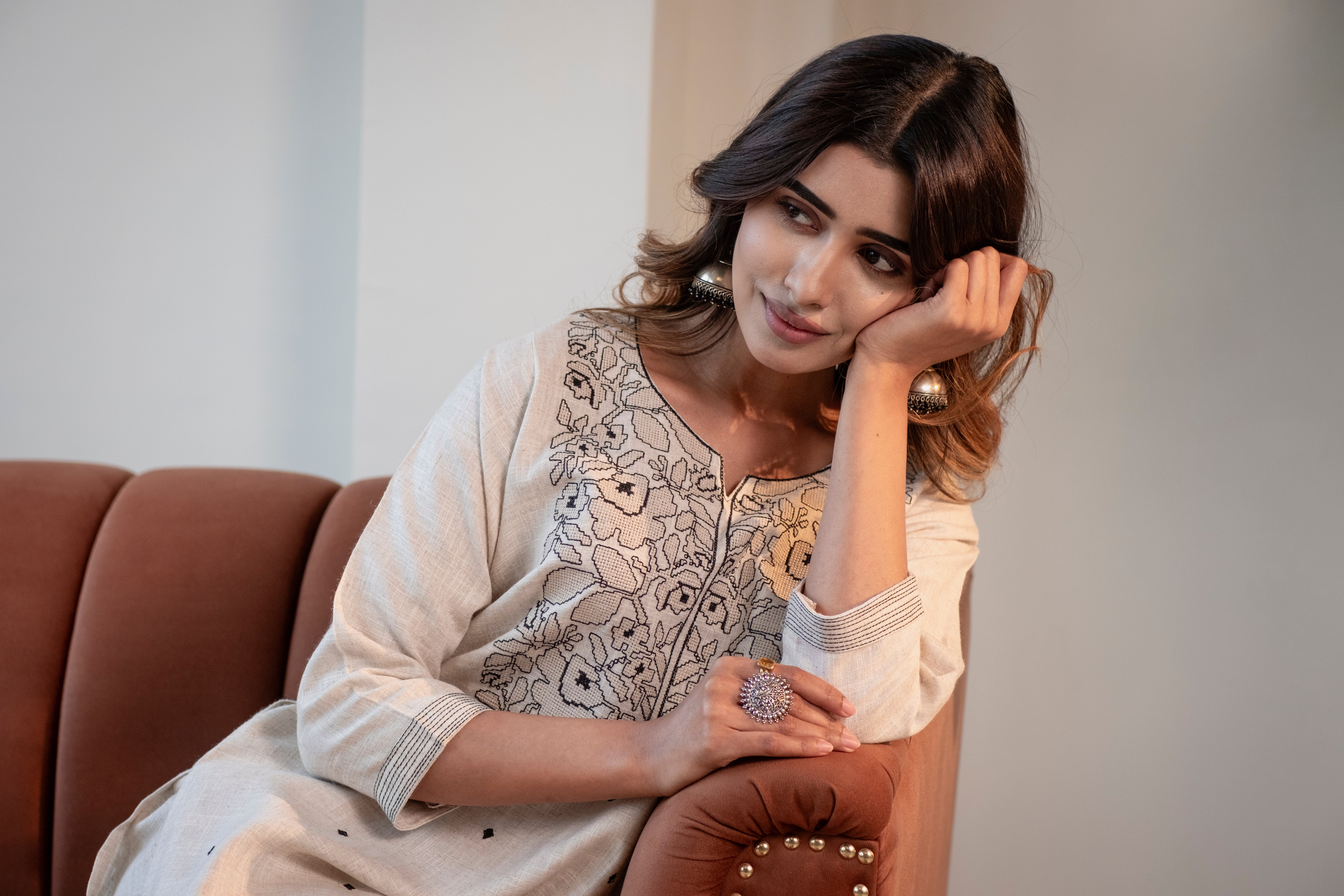 Off-White Embroidered Cotton-Linen Co-ord Set | HER-518