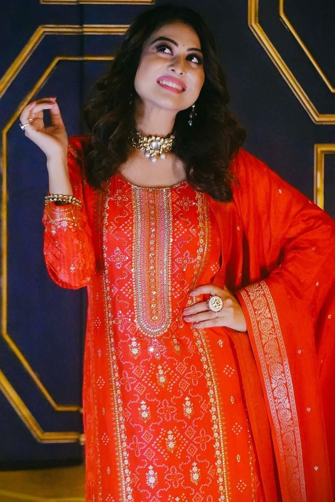 Red Dola Jacquard Straight Fit Suit Set | HER-336