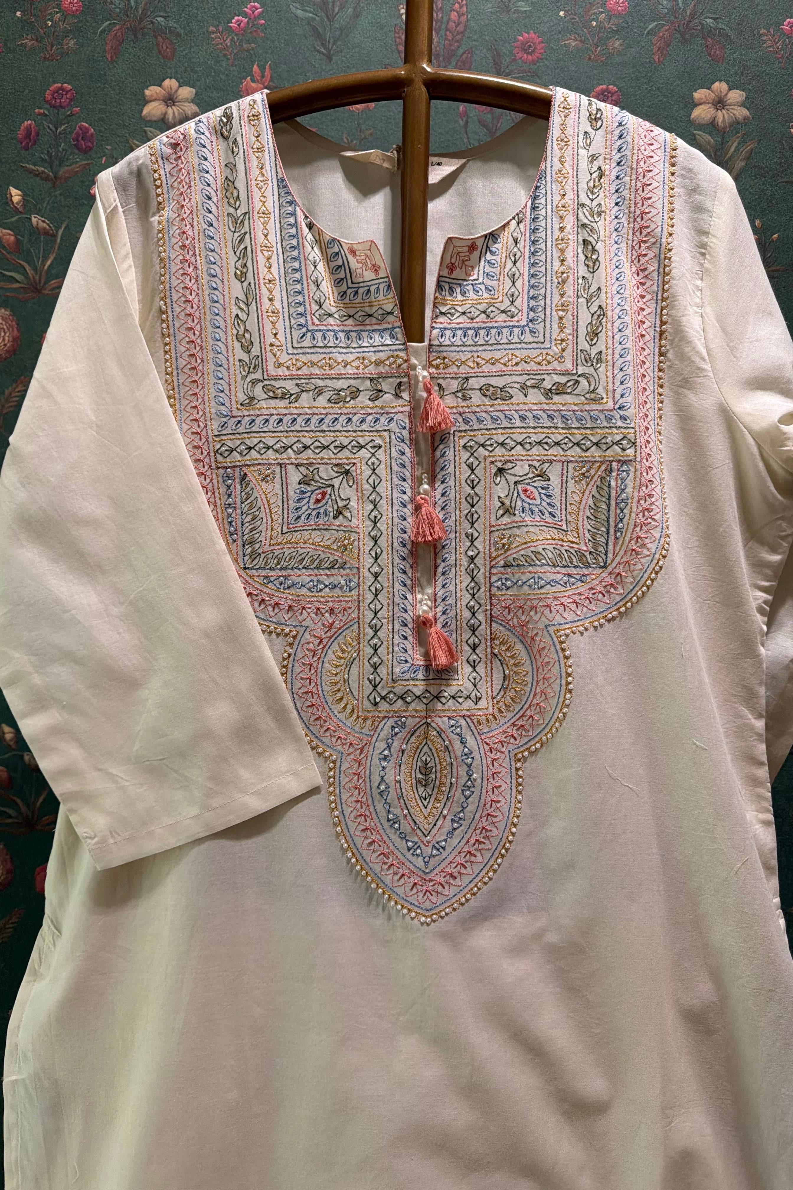 Ivory Noor Hand-Embroidered Kurta Set | HER-622