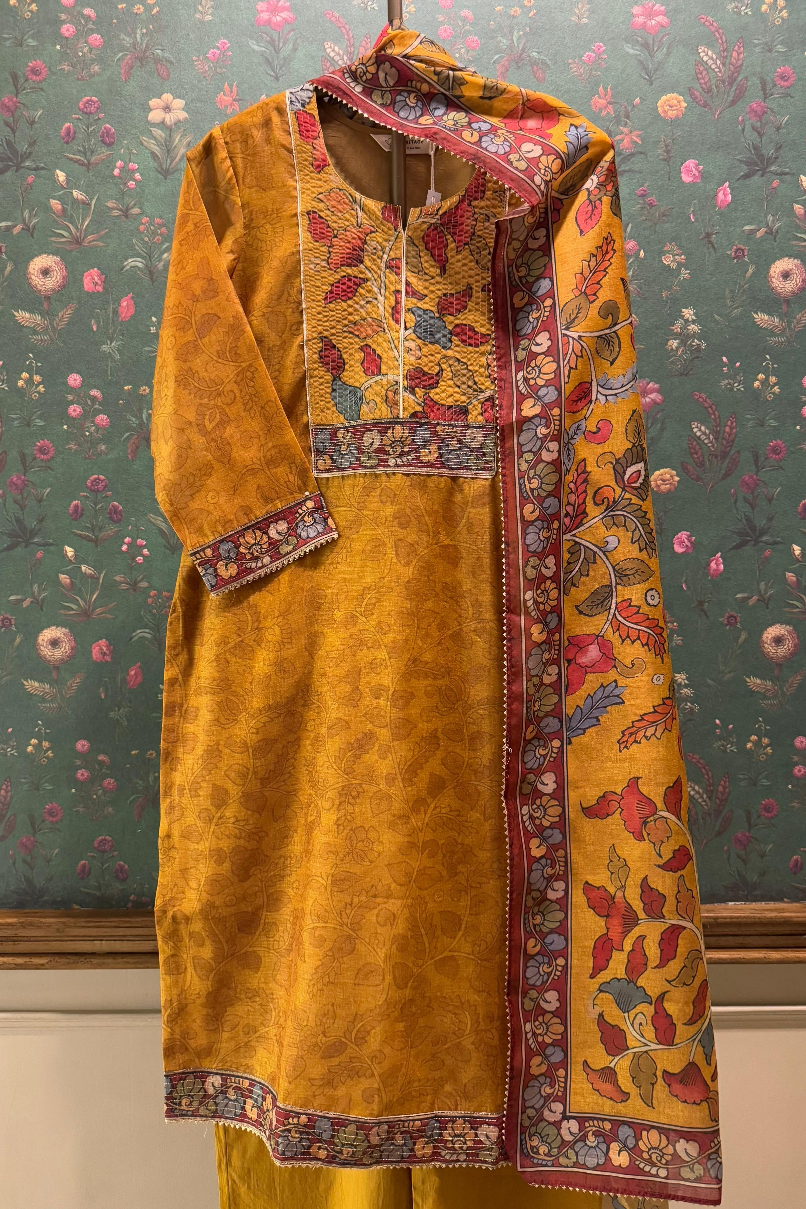 Sunehri Bagh Chanderi Suit Set