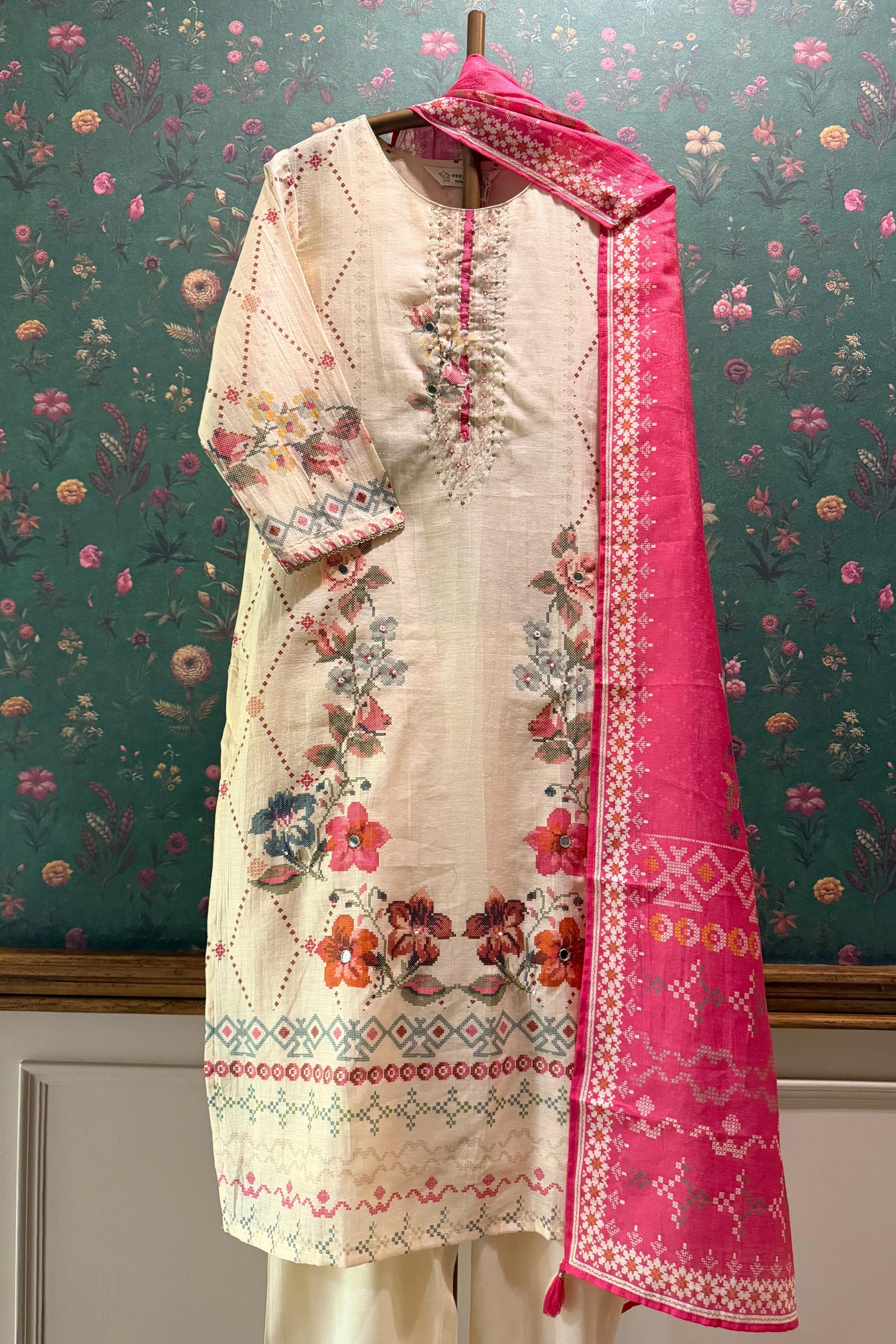 Gulrang Noor Pink Chanderi Suit Set | HER-655