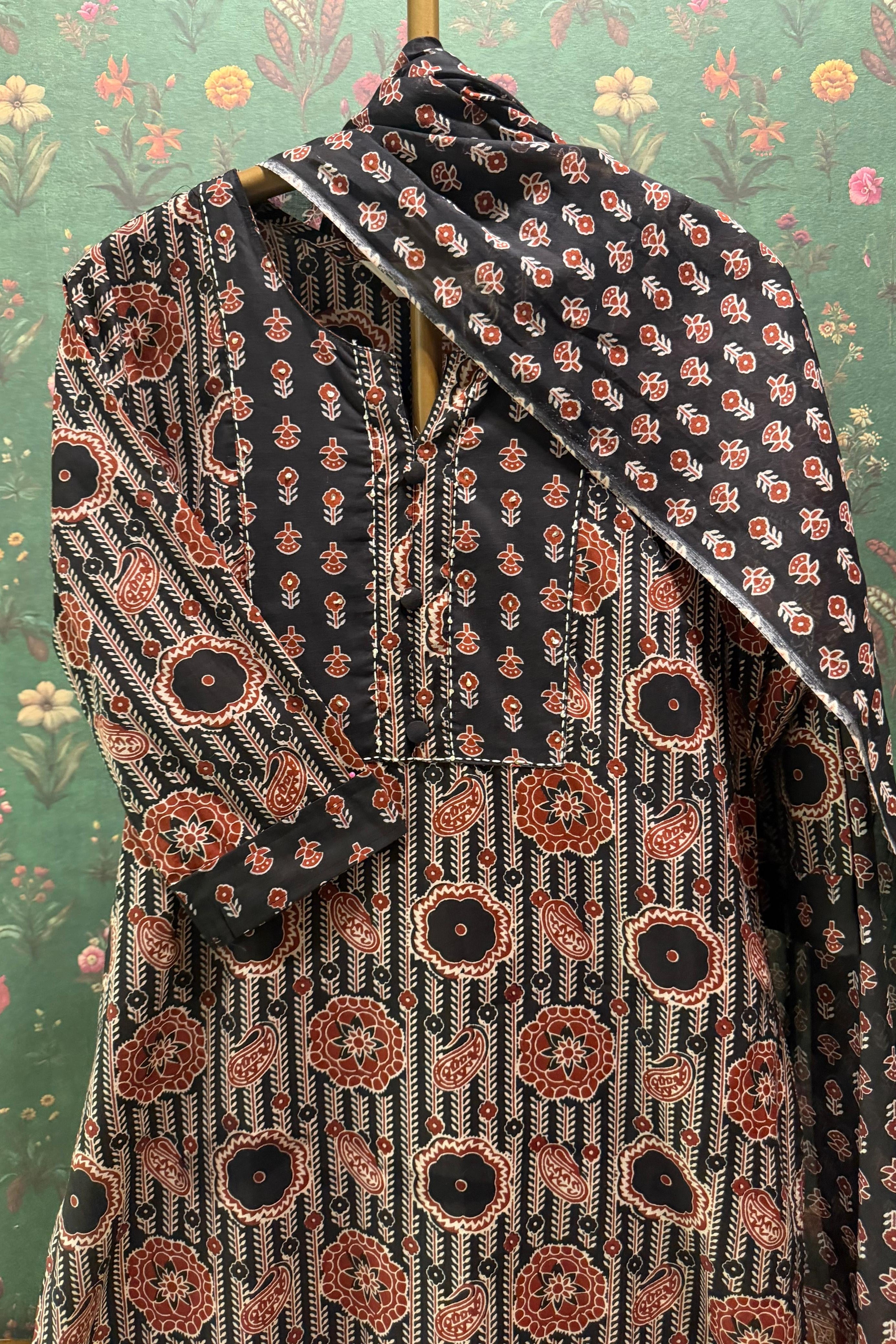 Zaira Ajrakh Printed Suit Set | HER-674