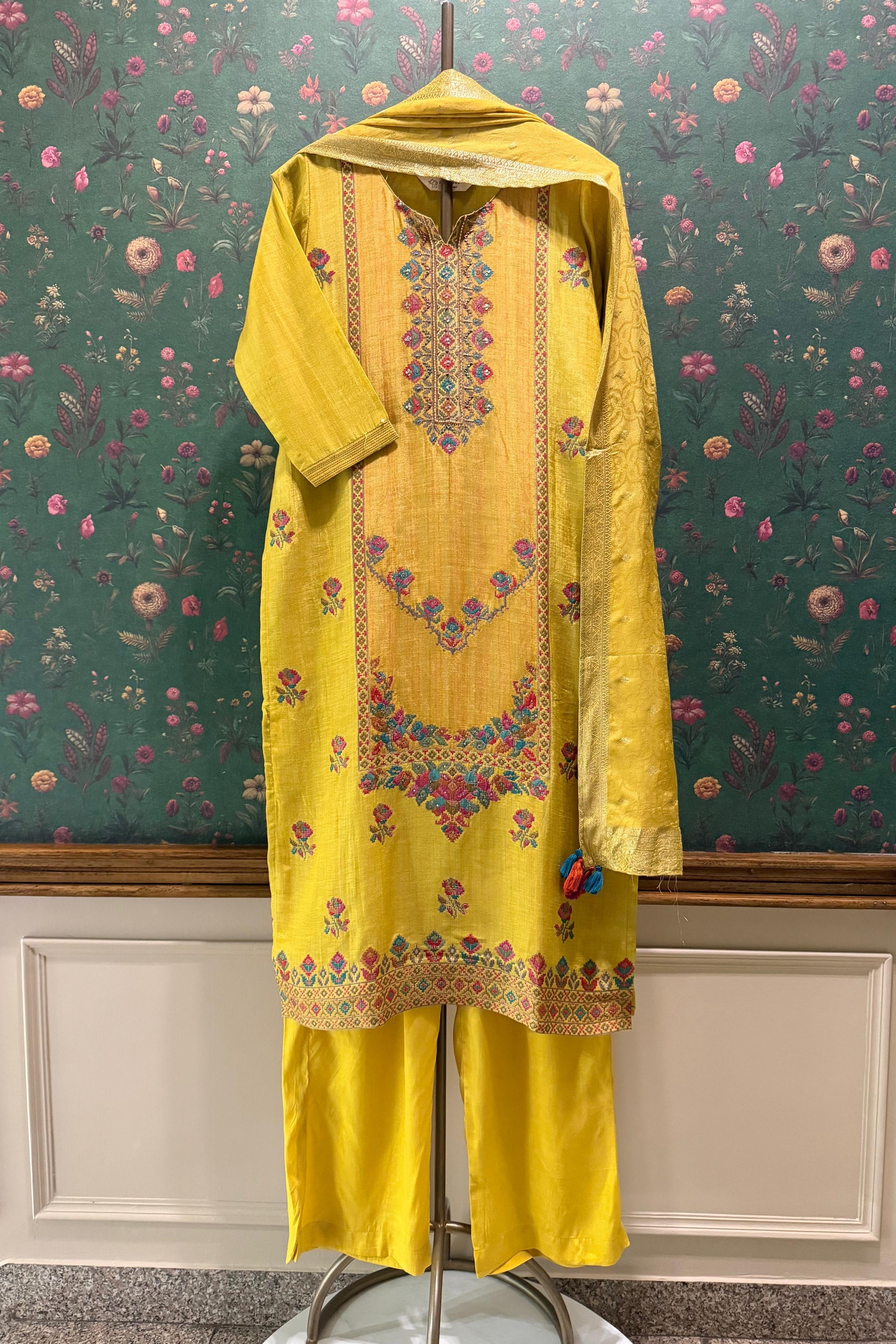 Veda Weaved Suit Set | HER-649