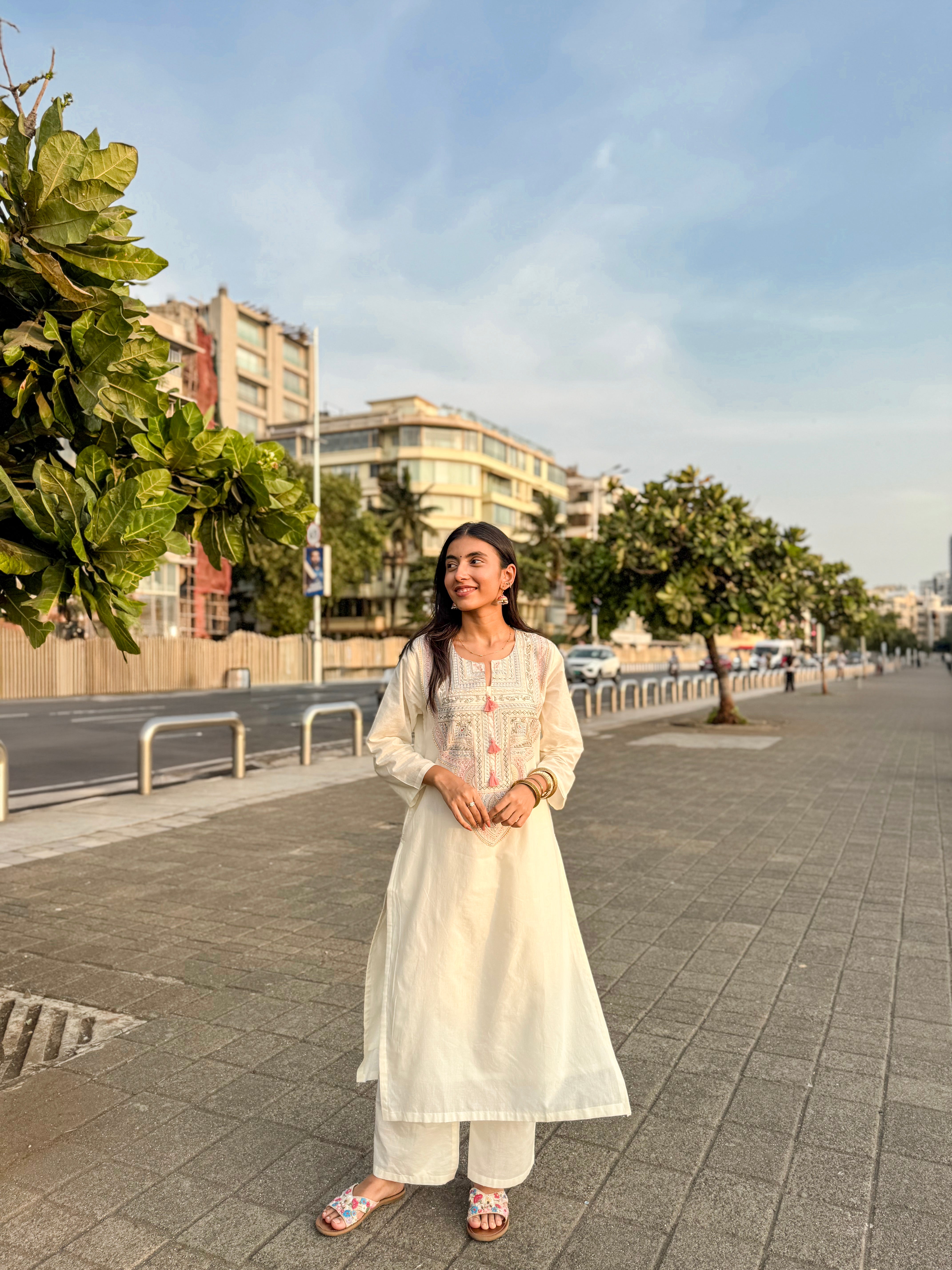 Ivory Noor Hand-Embroidered Kurta Set | HER-622