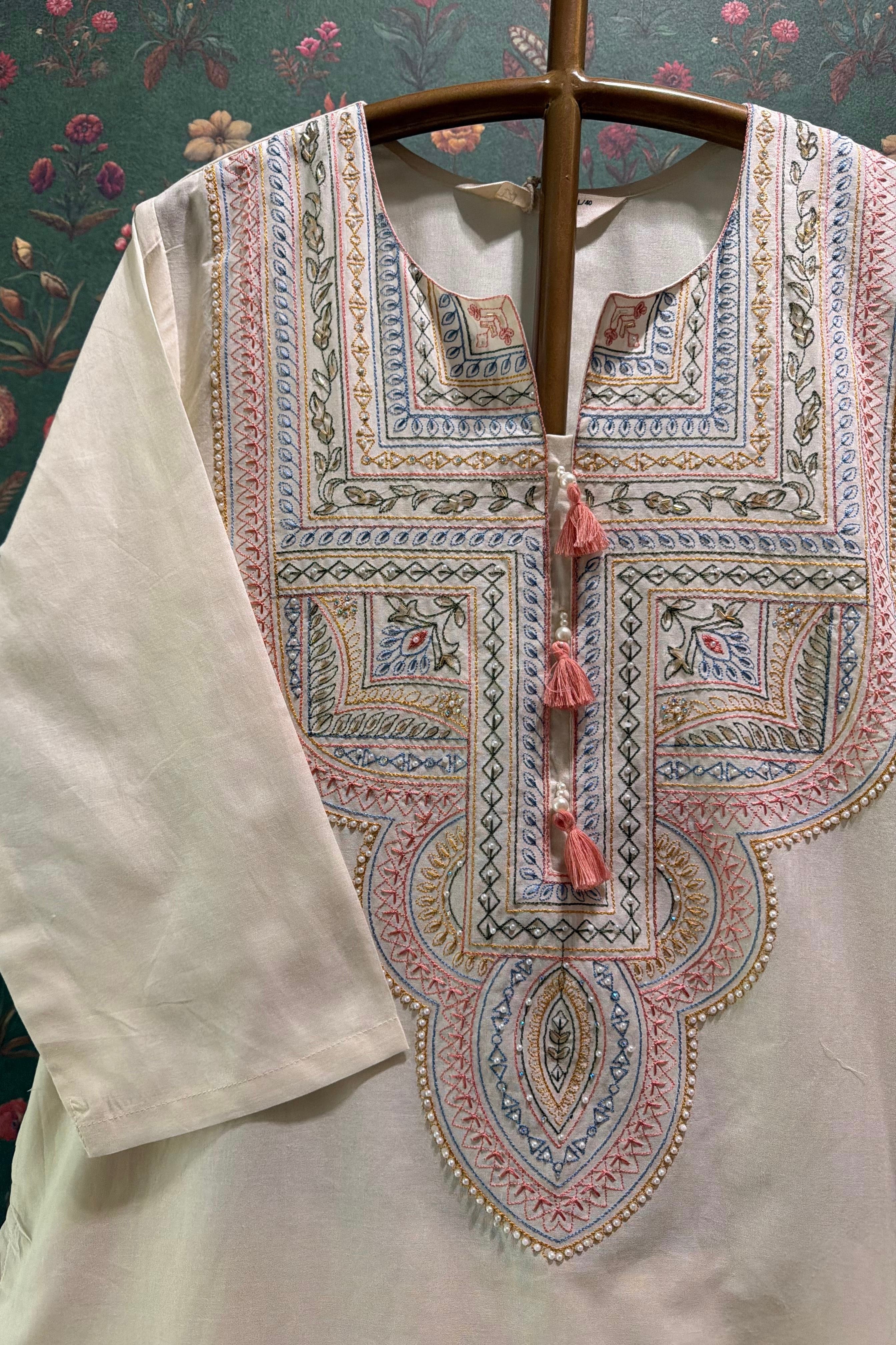 Ivory Noor Hand-Embroidered Kurta Set | HER-622