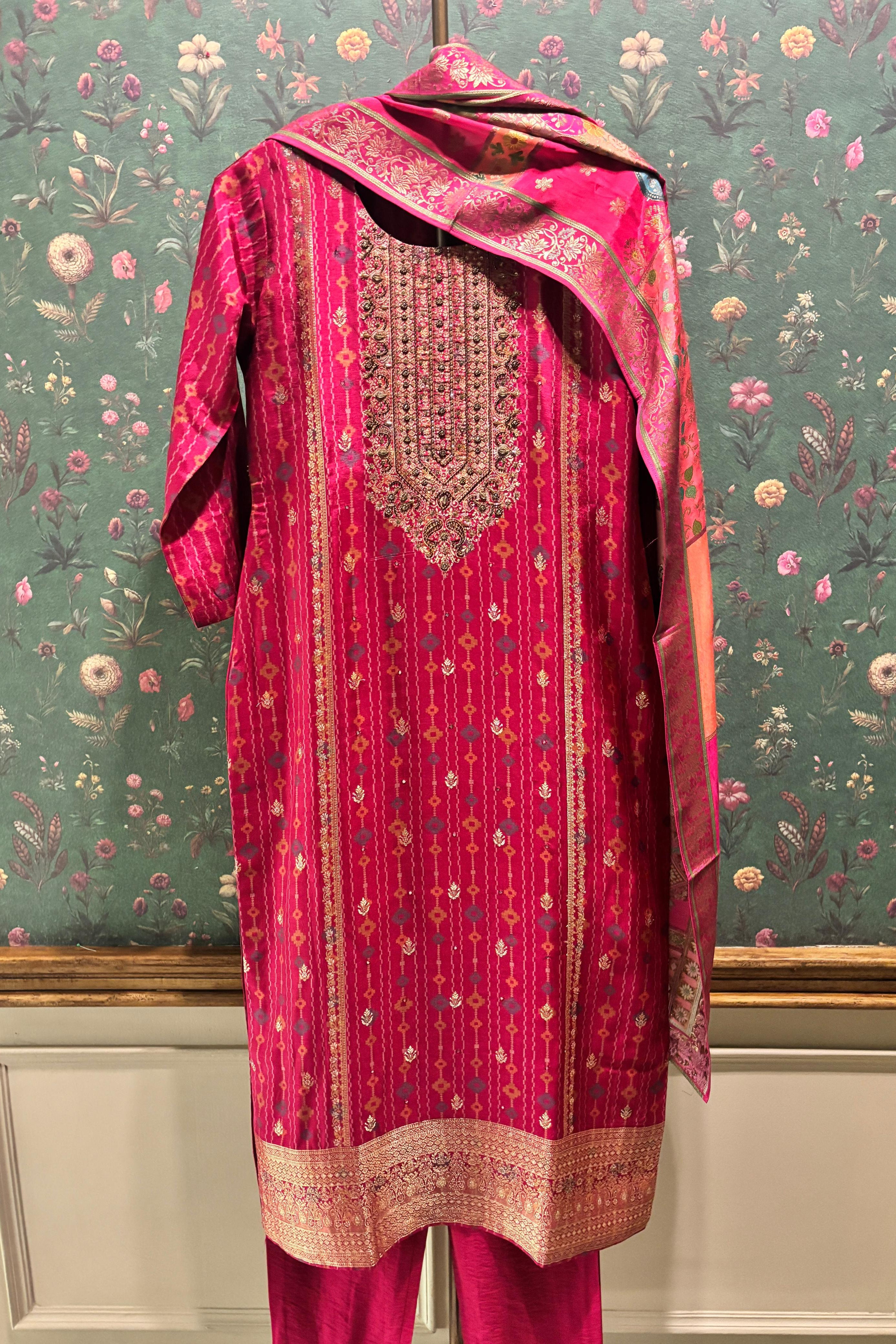 Gul Pink Dola Jacquard Suit Set | HER-484