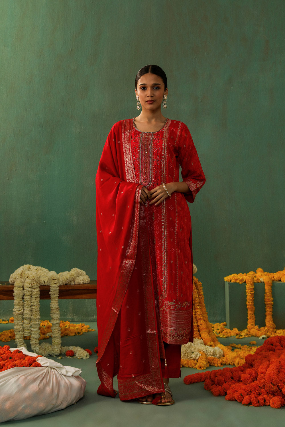 Red Dola Jacquard Straight Fit Suit Set | HER-336