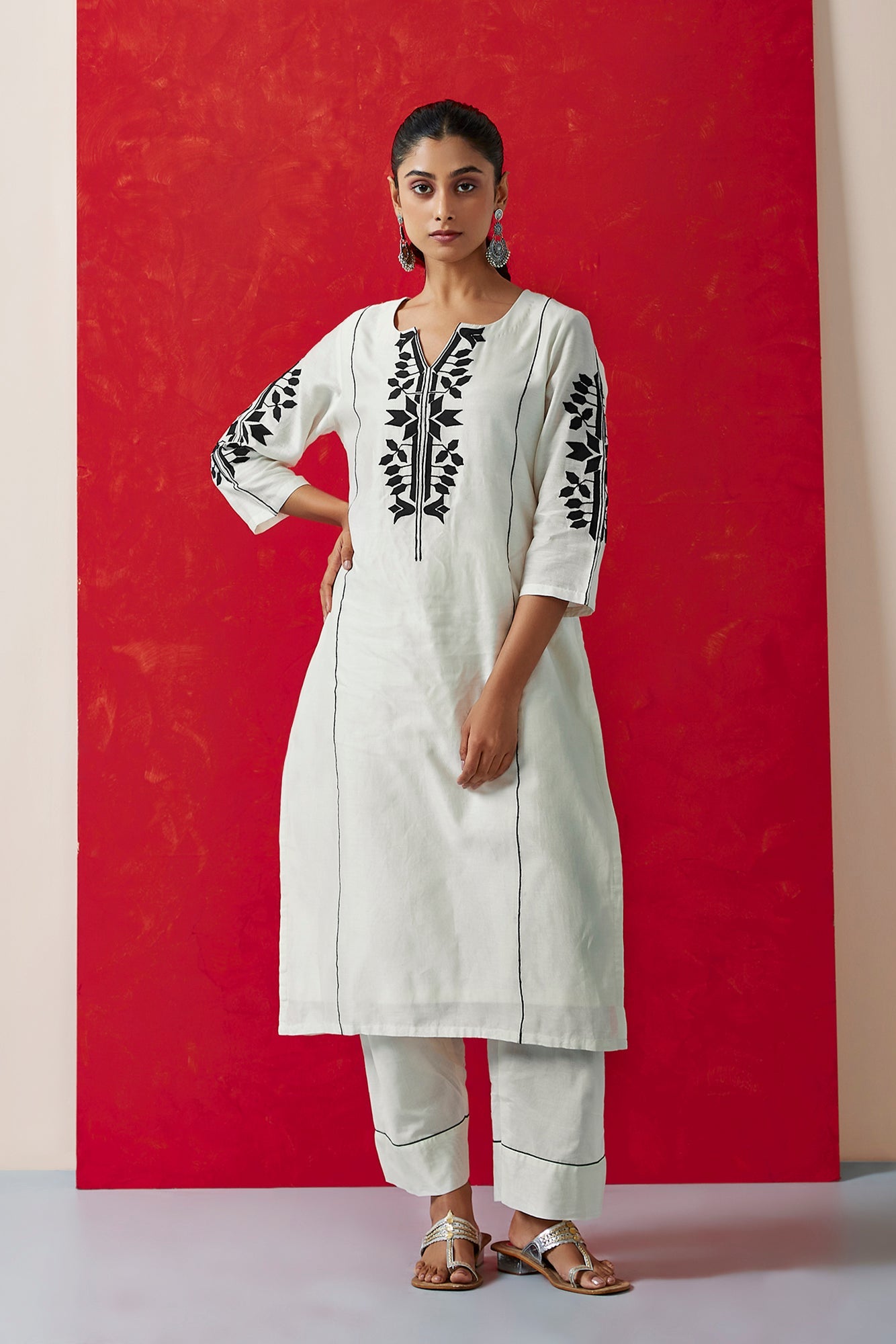 Monochrome Chanderi Appliqué Suit Set