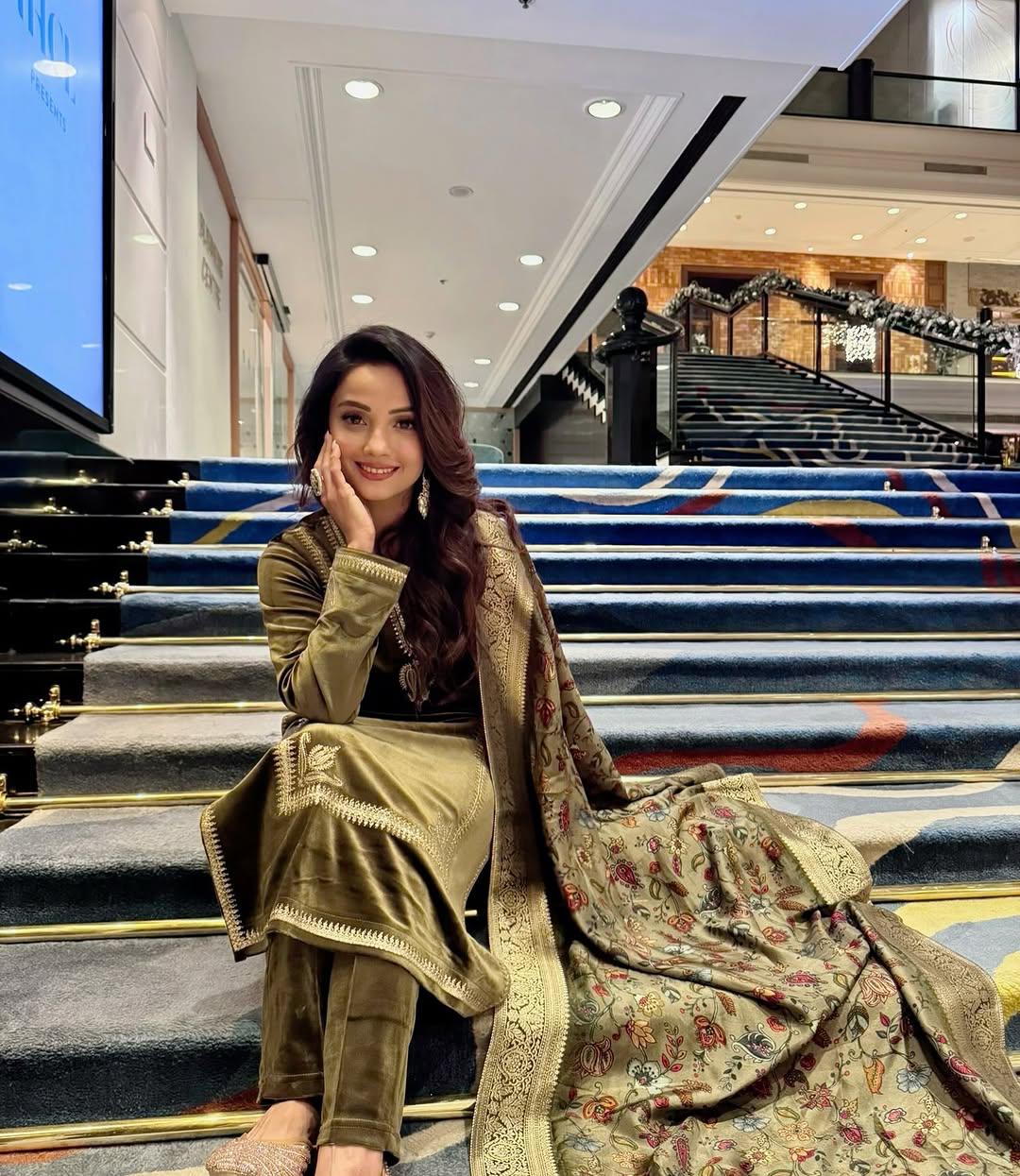 Olive Velvet Suit Set | HER-441