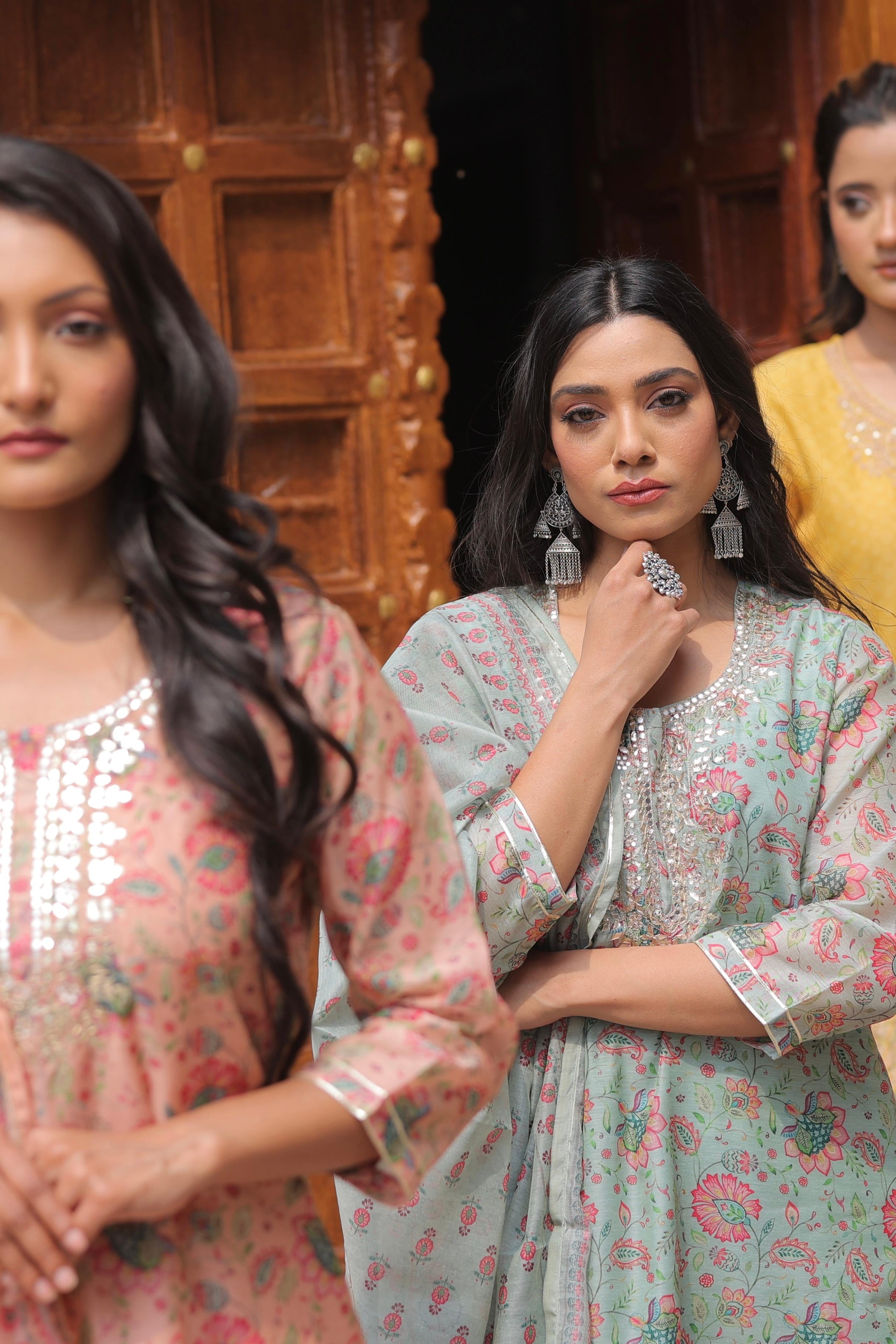 Green Straight Fit Chanderi Suit Set (With Pants and Dupatta)