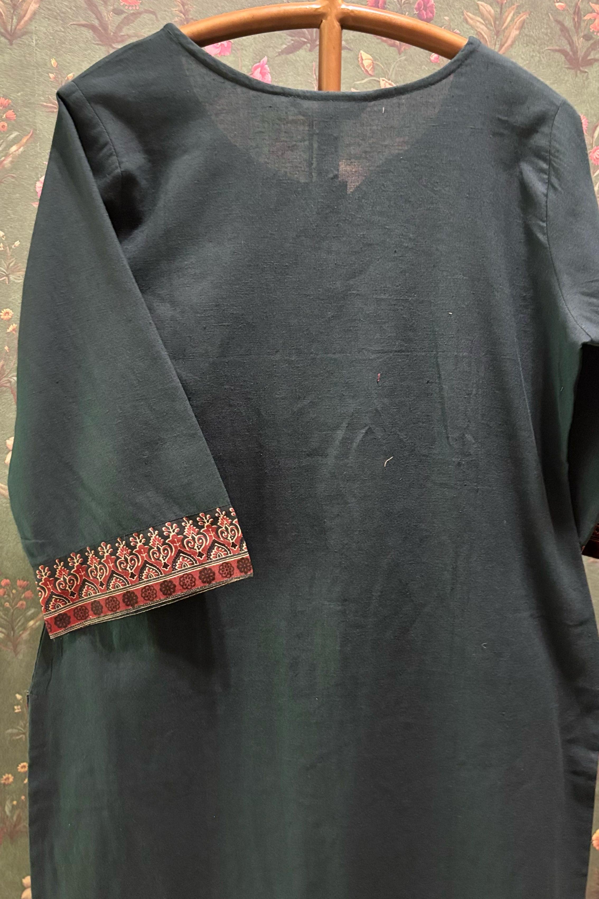 Green Straight Fit Cotton Kurta Set | HER-492