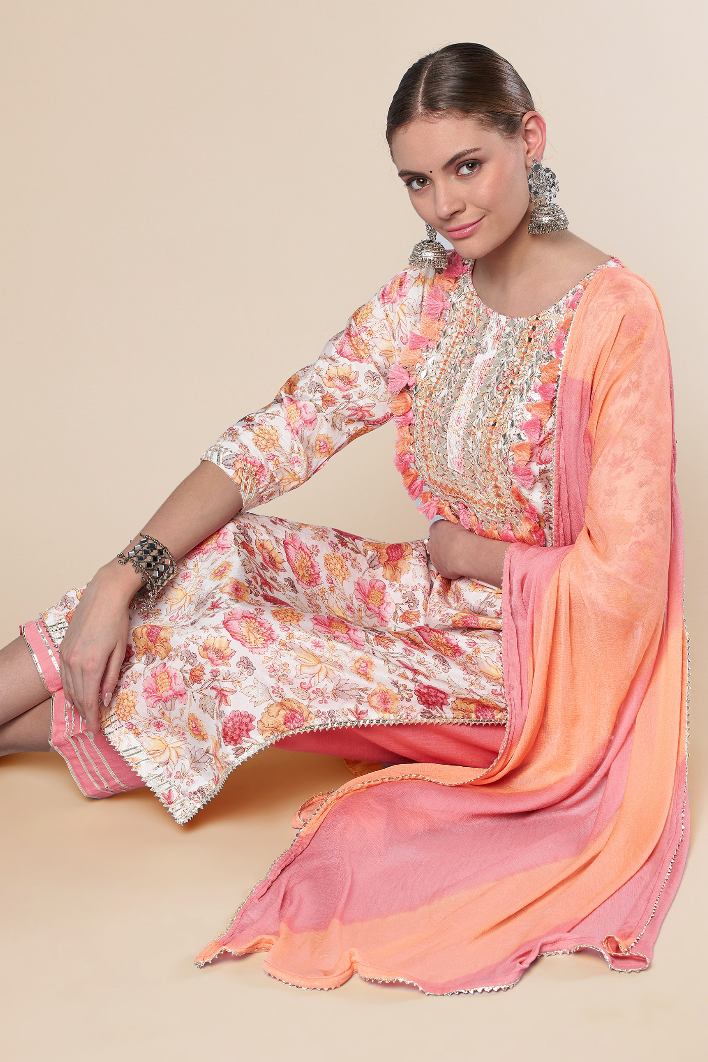 Cream Straight fit Muslin Kurta set (with Pant and Dupatta)